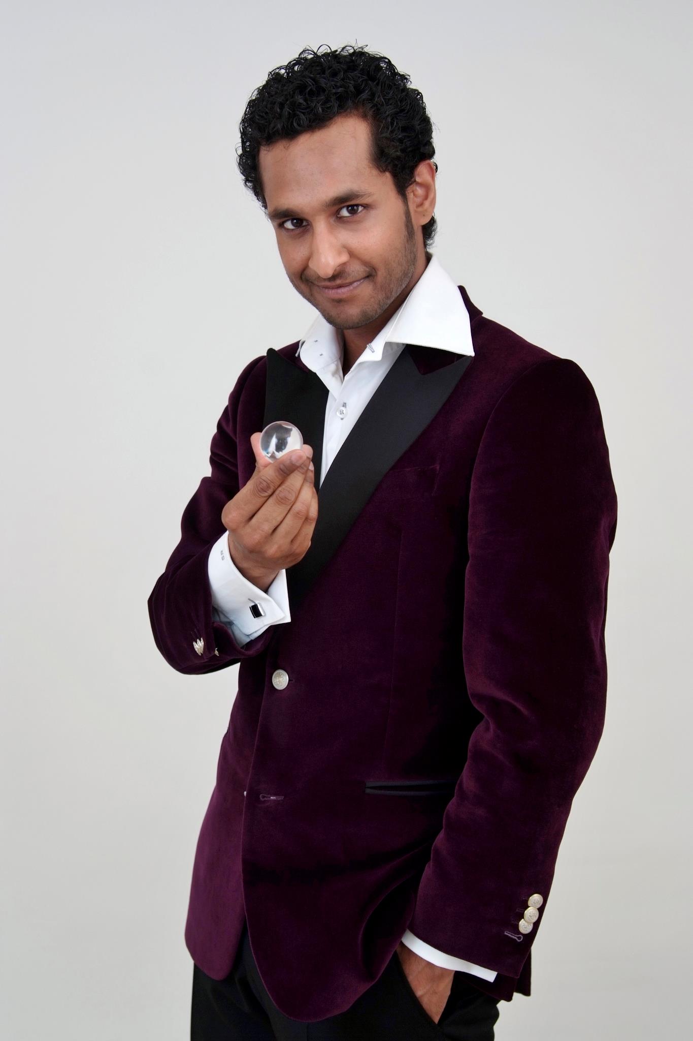 Sudesh Roman, Goochelen voor uw Gala